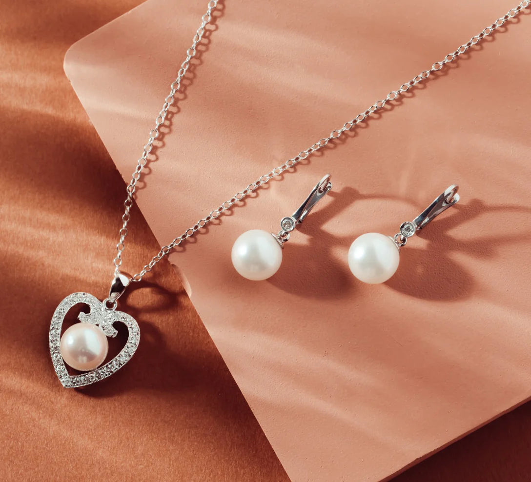 Step into Preala’s exquisite collection: pearl necklace