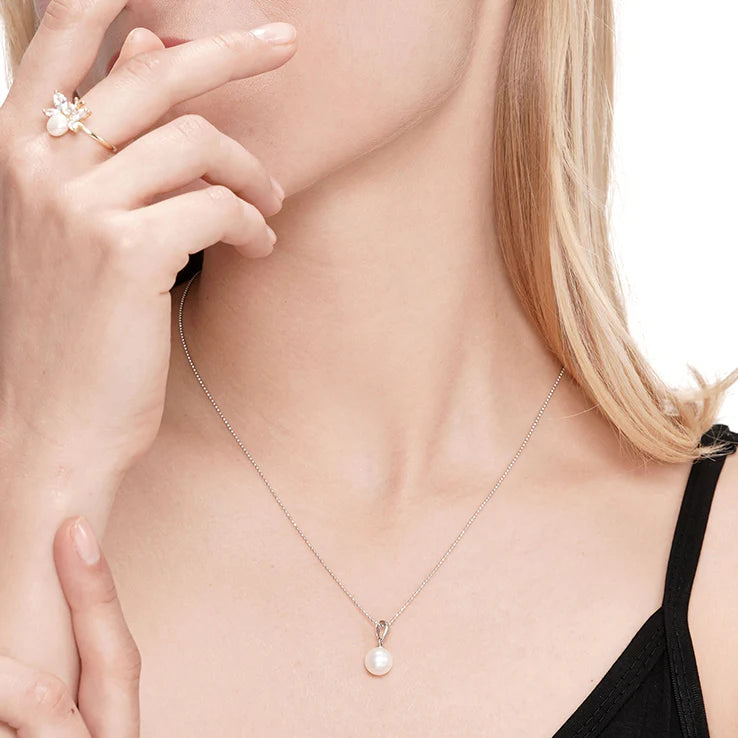 8.5mm White Freshwater Pearl Simplicity Pendant