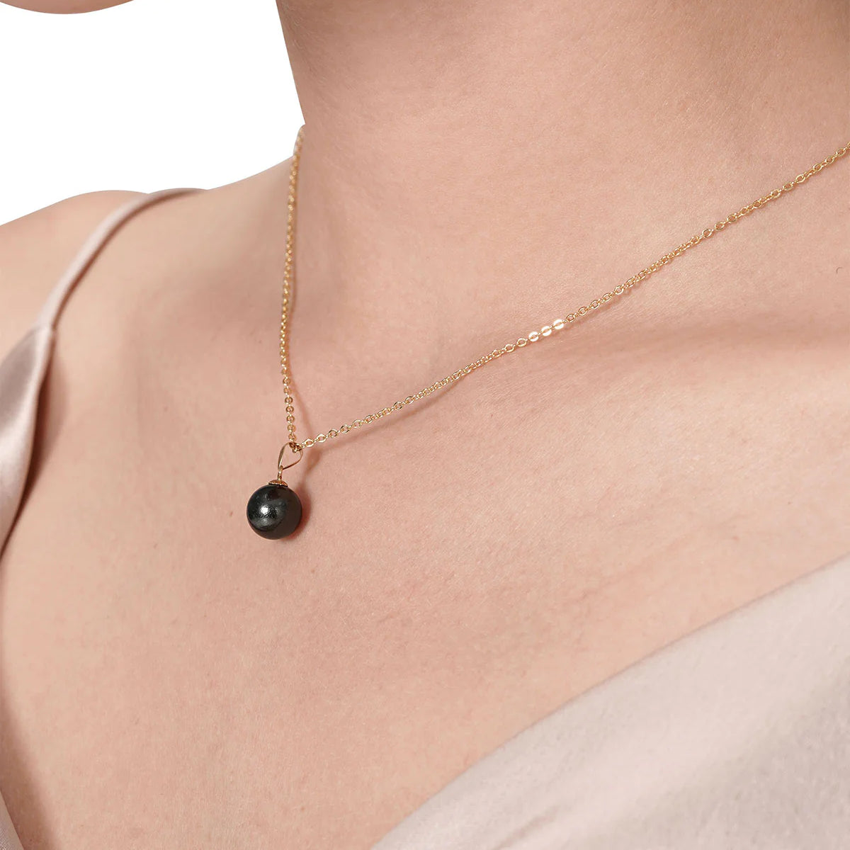 9-10mm Black Freshwater Pearl Gold Pendant