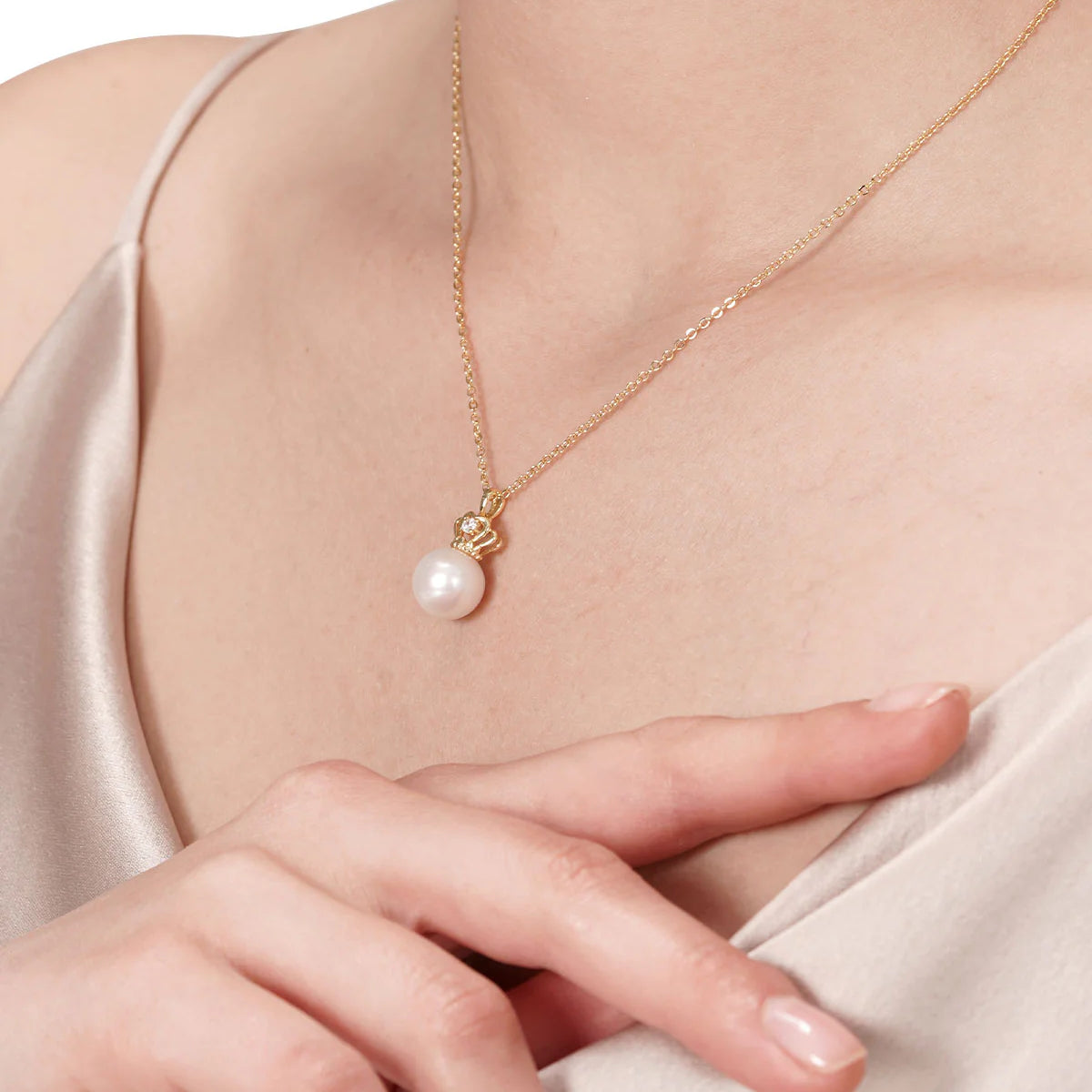 Freshwater Pearl Gold Crown Pendant